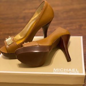 Michael Kors peep toe heel